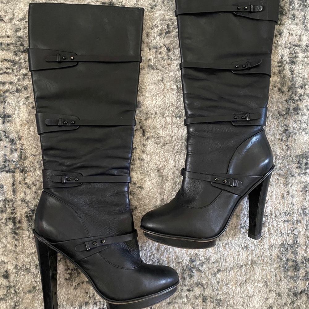 BCBG Manitza Heeled Boot Size 7.5